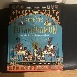 The book The Secrets of Tutankhamun.